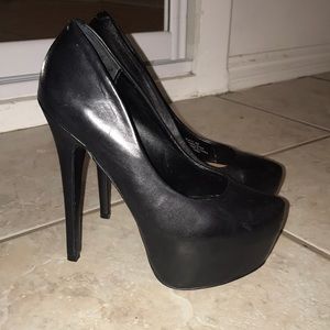 Steve Madden pump heels